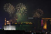 Feuerwerk über dem Las Vegas Strip als Teil der "America's Party: Las Vegas New Year 2019" ©Foto: Sam Morris/Las Vegas News Bureau